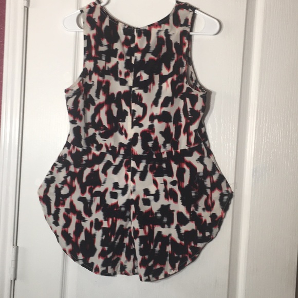 Lily White top, white with red & black print - Picture 3 of 4